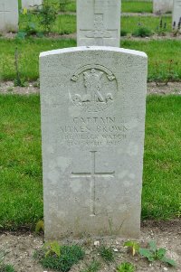 Etaples Military Cemetery - Brown, A J